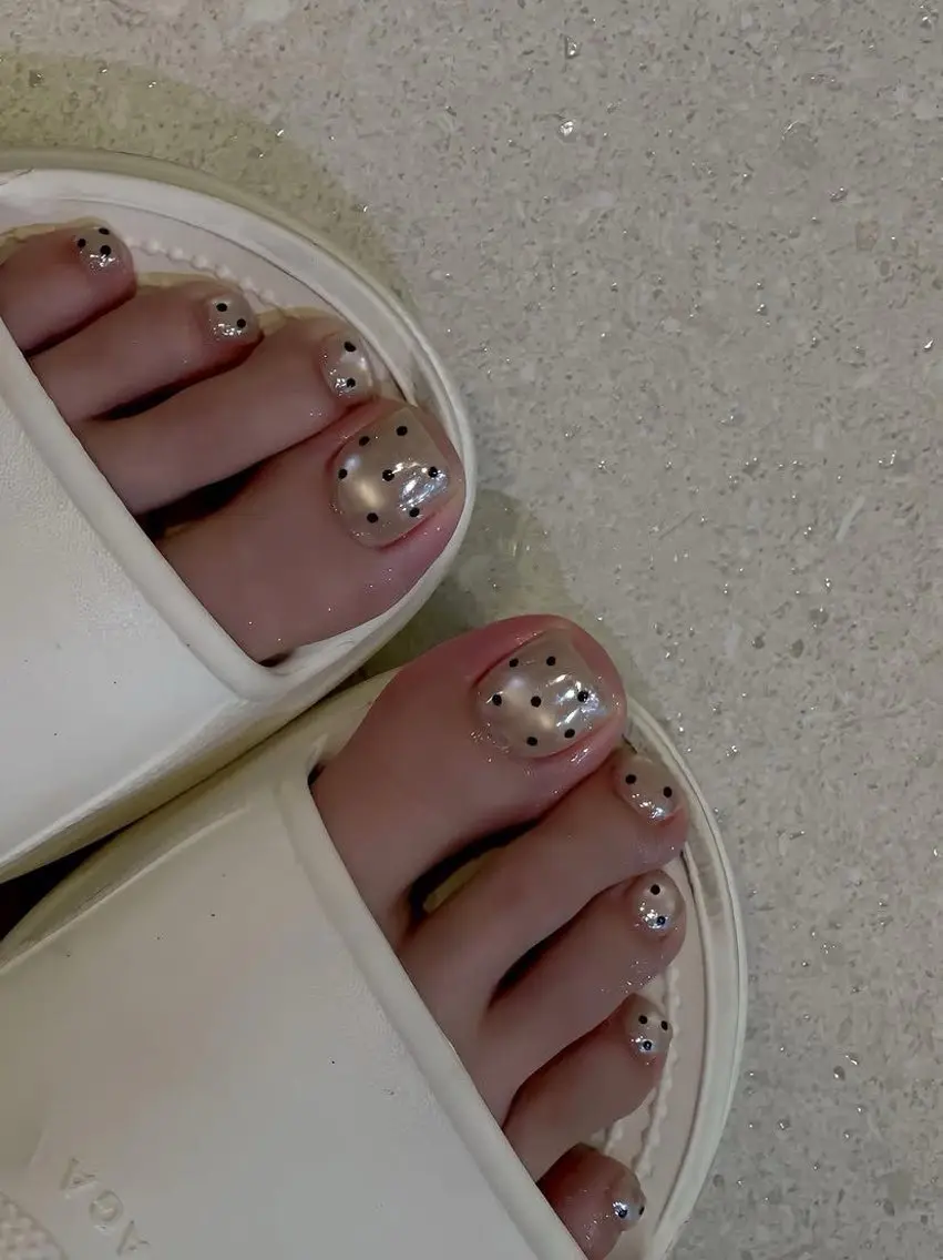 ネイル フレンチネイル ジェルネイル マグネットネイル 持ち込み ニュアンスネイル フットネイル Ribbonnail salonのネイルデザイン