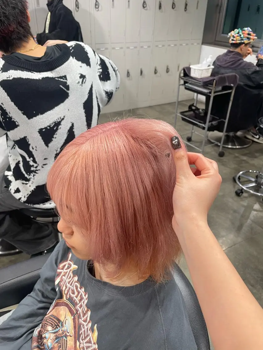 ショート カラー ヘアカラー ハイトーン 横浜💞ミオのヘアスタイル