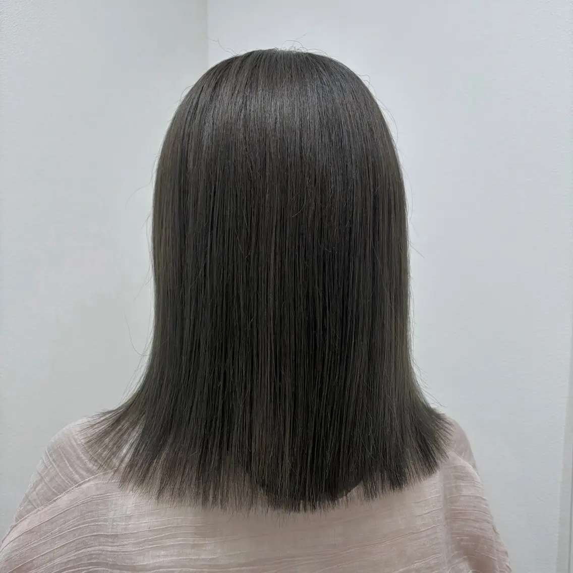 ミディアム 外ハネヘア トリートメント カット トリートメント 🌼グレージュ 🌼渡辺歩🌼のヘアスタイル