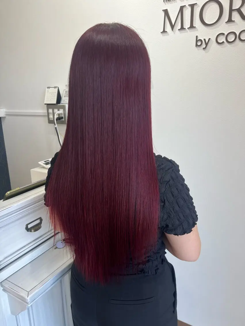 ロング ヘアカラー NANA🌈 高発色カラーのヘアスタイル