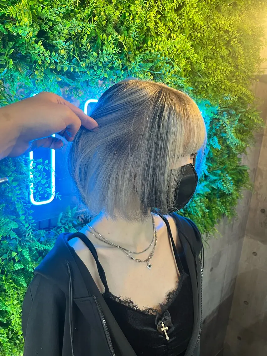ミディアム カット ヘアカラー トリートメント ヘアセット 個性派ウルフ/メンズ /ブリーチ/パーマのヘアスタイル