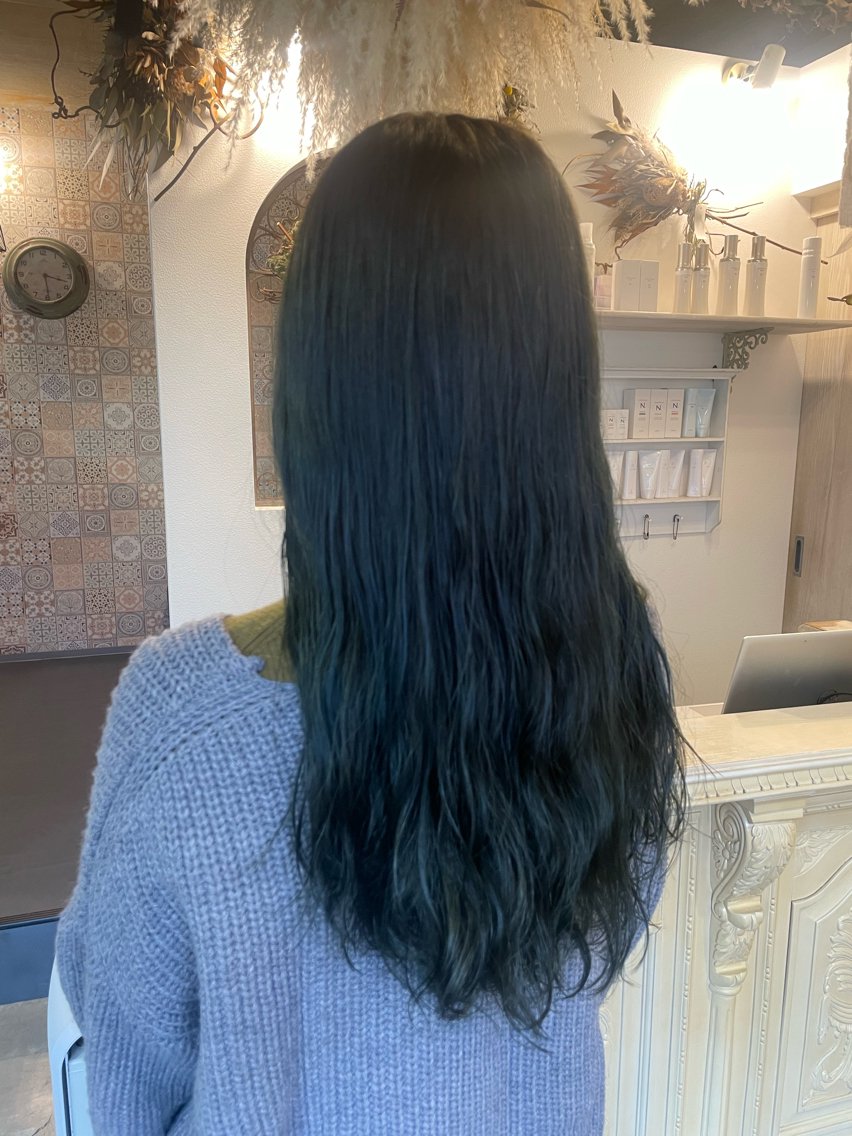 ロング カラー 荒牧 絵美のヘアスタイル