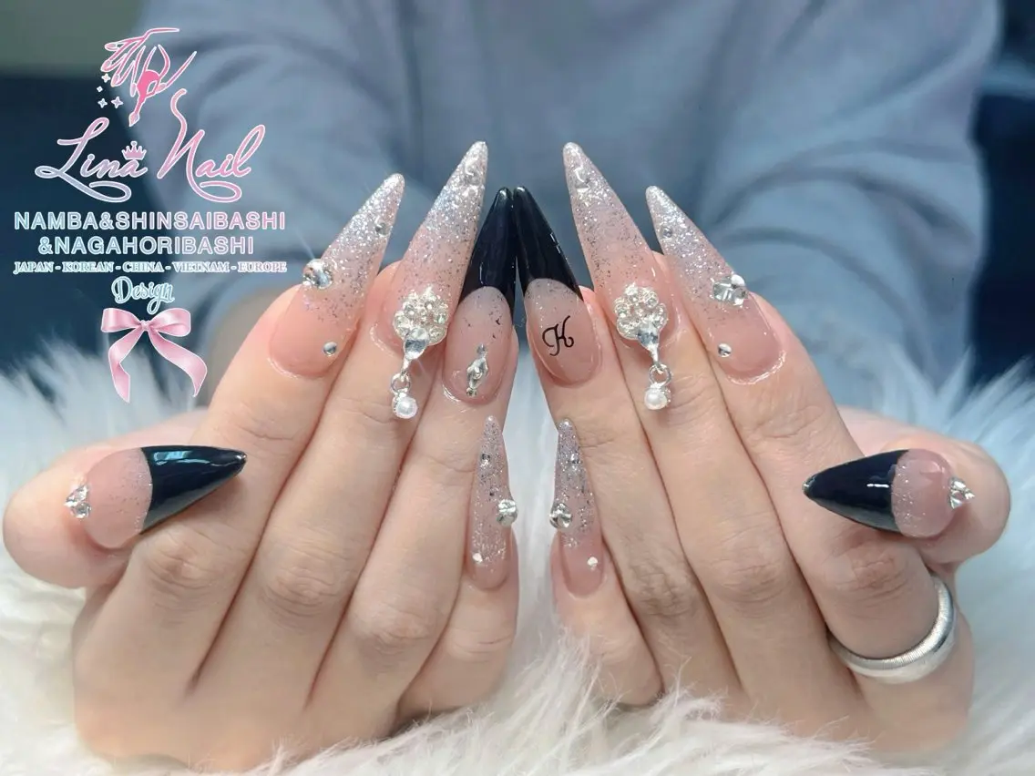 セミロング 韓国風ヘア クリスマス ハンドネイル Linanail Nambaのマツエク・マツパデザイン
