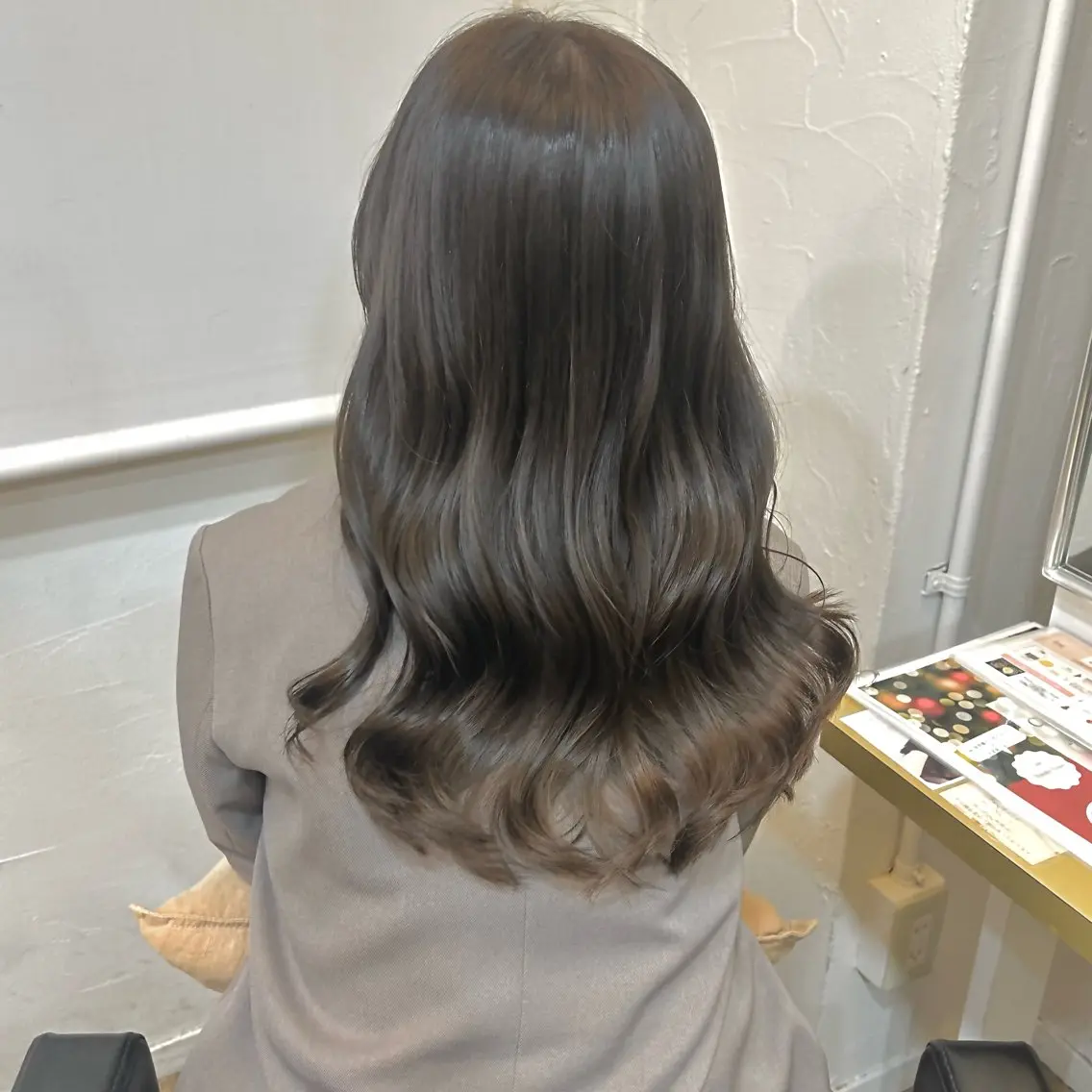 セミロング カラー ベージュカラー ブリーチ ブラウンカラー 透明感カラー グレージュ ブリーチなしベージュ /ヘアセット/ミユのヘアスタイル