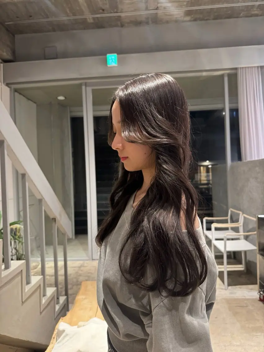 ロング カラー 透明感カラー グレージュ オリーブグレージュ オリーブグレー Casseta AI ⭐︎🎀のヘアスタイル