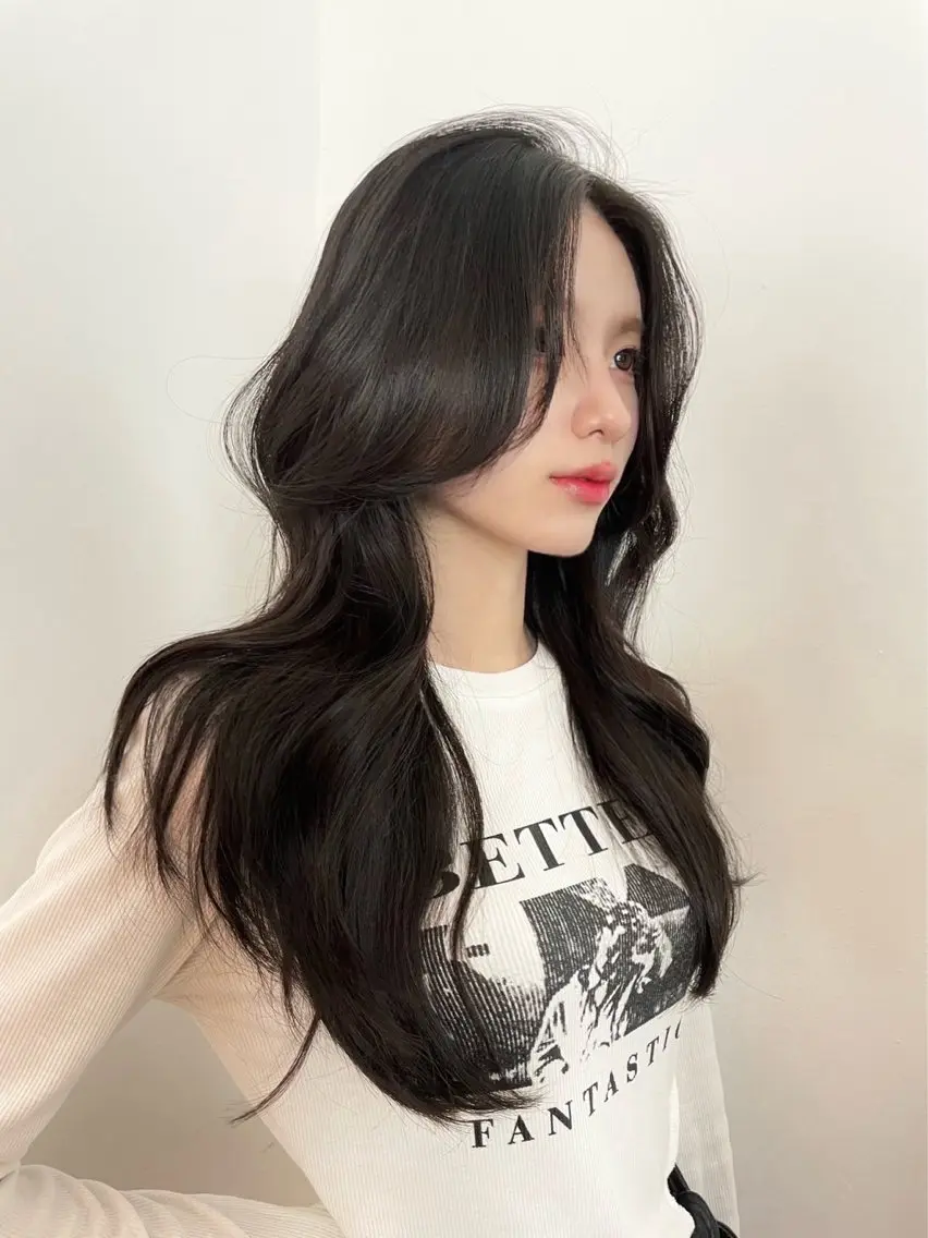 🖤🇰🇷韓国風レイヤーカット➕髪質再生トリートメント🇰🇷🖤の写真