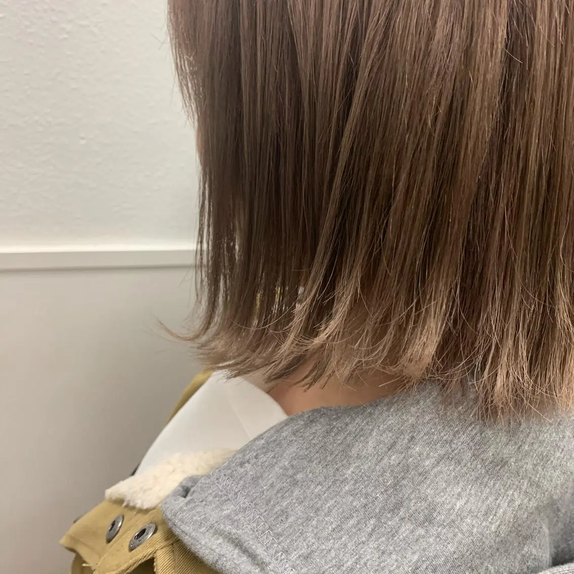 ショート カラー ヘアアレンジ サナ🌱 切りっぱなしボブのヘアスタイル