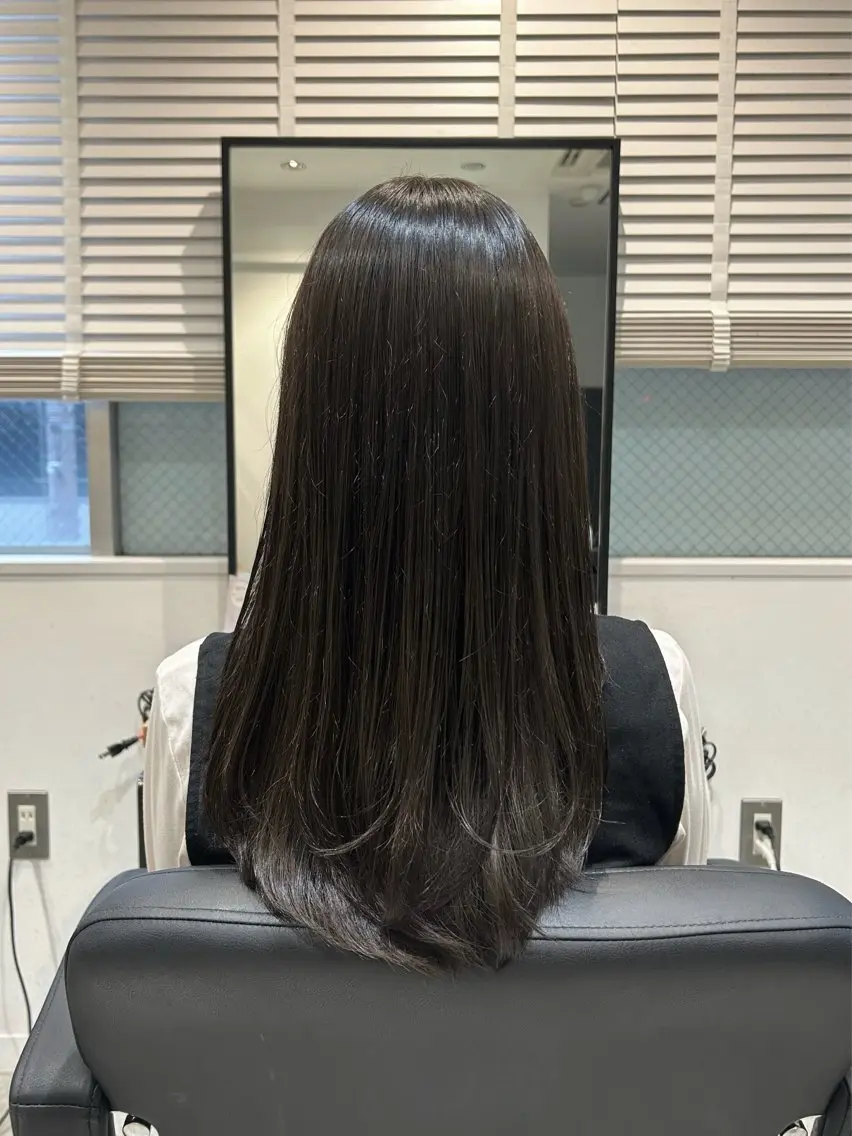 ロング カラー ブリーチ 透明感カラー ハイライトカラー オリーブカラー ハイライト ヘアカラー 大宮/髪質改善 /女性スタッフのみのヘアスタイル