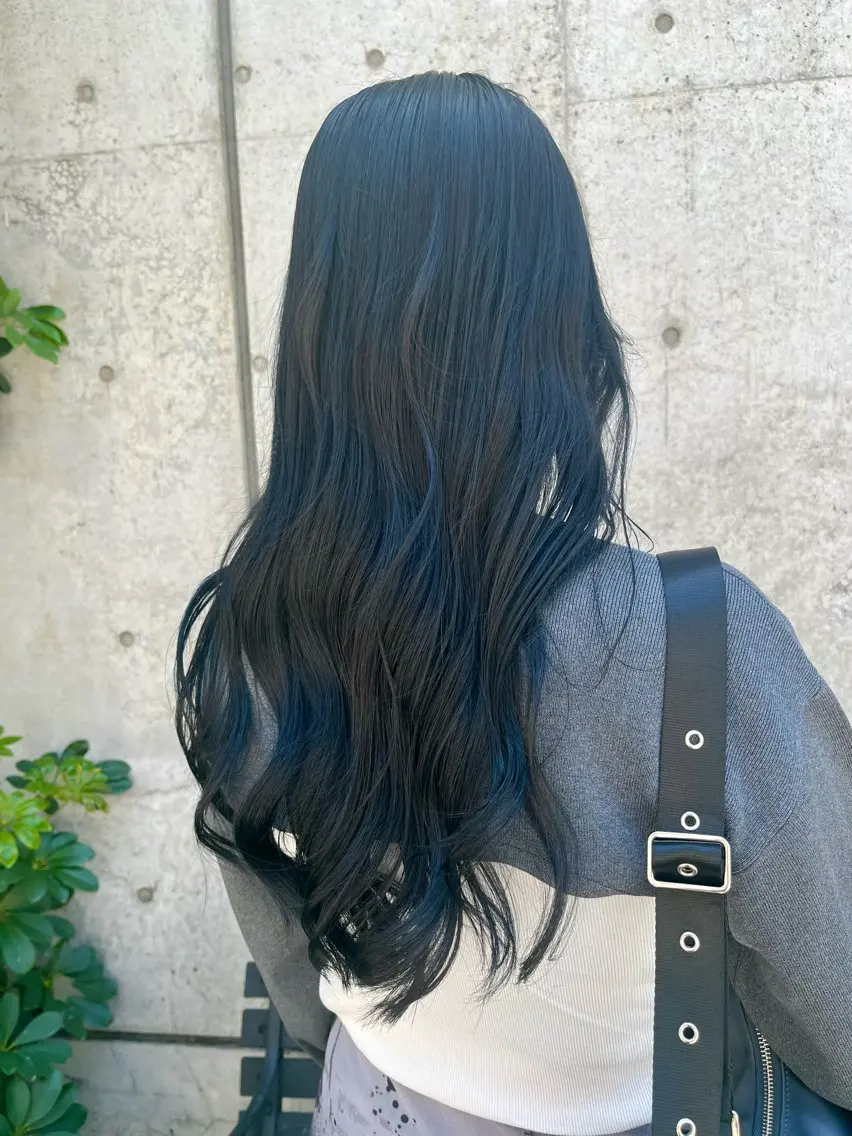 ロング ヘアカラー 東村 桃花のヘアスタイル