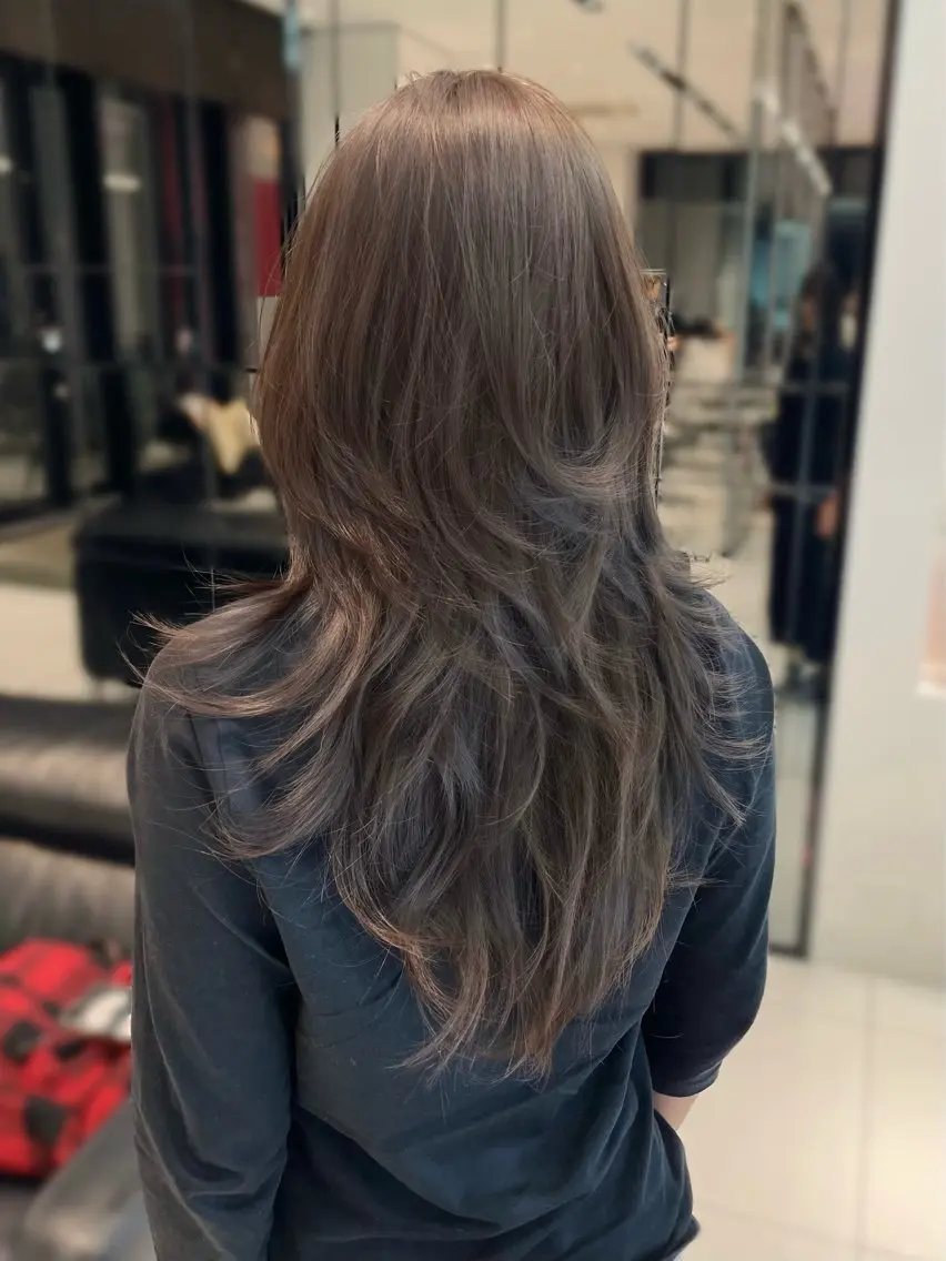 ロング カラー 透明感カラー グレージュ ハッシュカット レイヤーカット カット ヘアカラー 【韓国❤️海外ヘア】 AYAKAのヘアスタイル