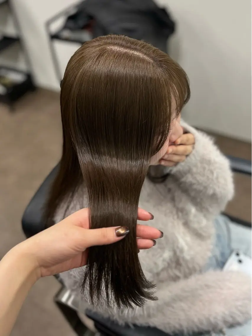 セミロング カラー ベージュカラー オリーブベージュ ヘアカラー トリートメント 本木下朋花/髪質 改善×ダブルカラーのヘアスタイル
