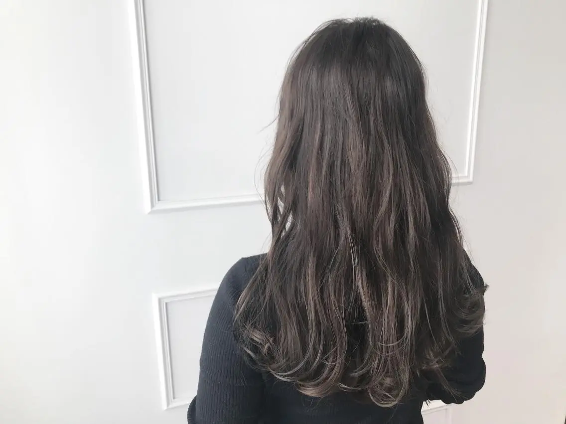 ロング 黒神 浩之のヘアスタイル
