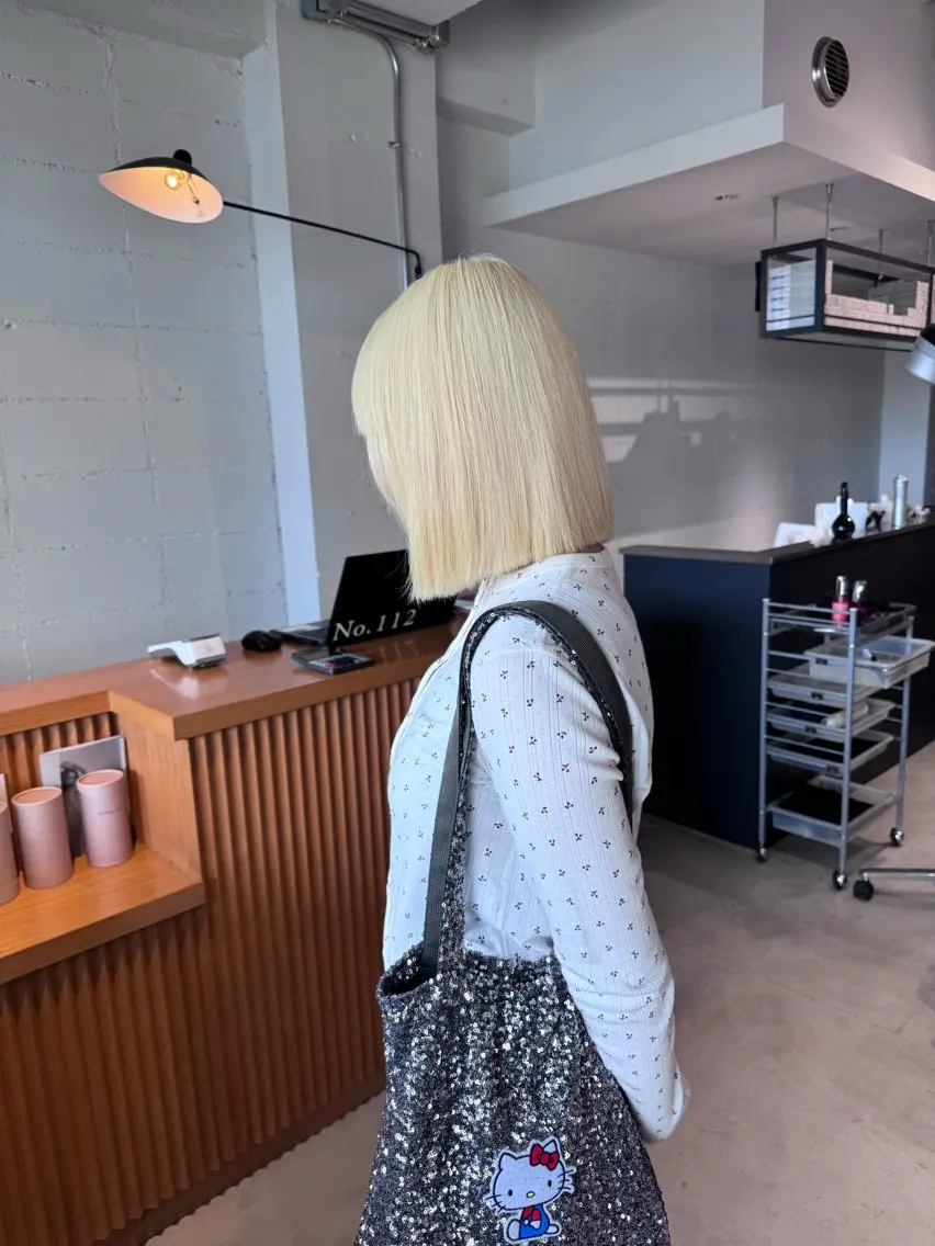 ショート カット ヘアカラー 艶髪／髪質改善 市川ひなたのヘアスタイル