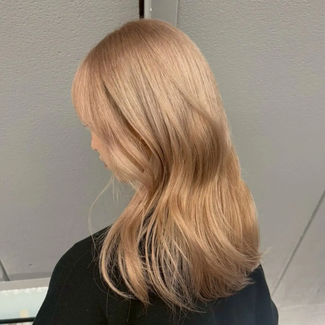 セミロング カラー ROIS 渋谷のヘアスタイル