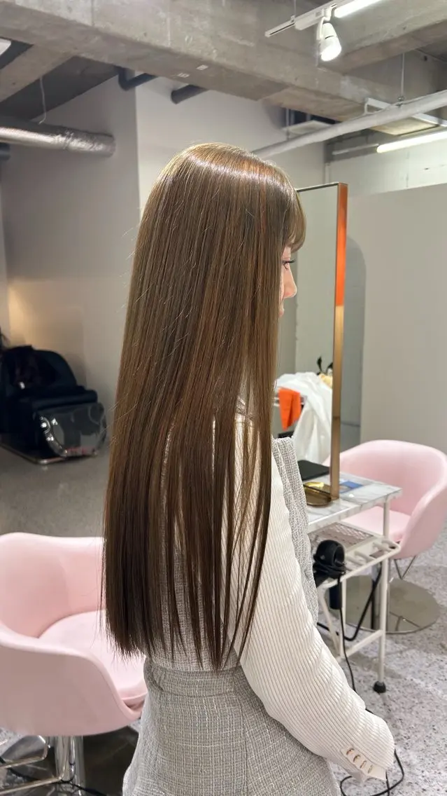 ロング カラー ベージュカラー ブリーチ ブリーチなしカラー cher. 熊谷衣織のヘアスタイル