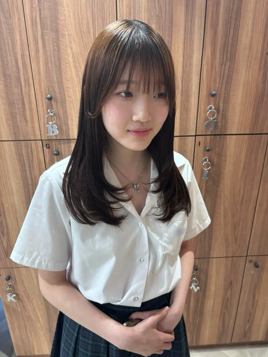 セミロング 学生 韓国風ヘア レイヤーカット 小顔カット カット 縮毛矯正 トリートメント ⚜️レイヤーカット /透明感カラー⚜️のヘアスタイル
