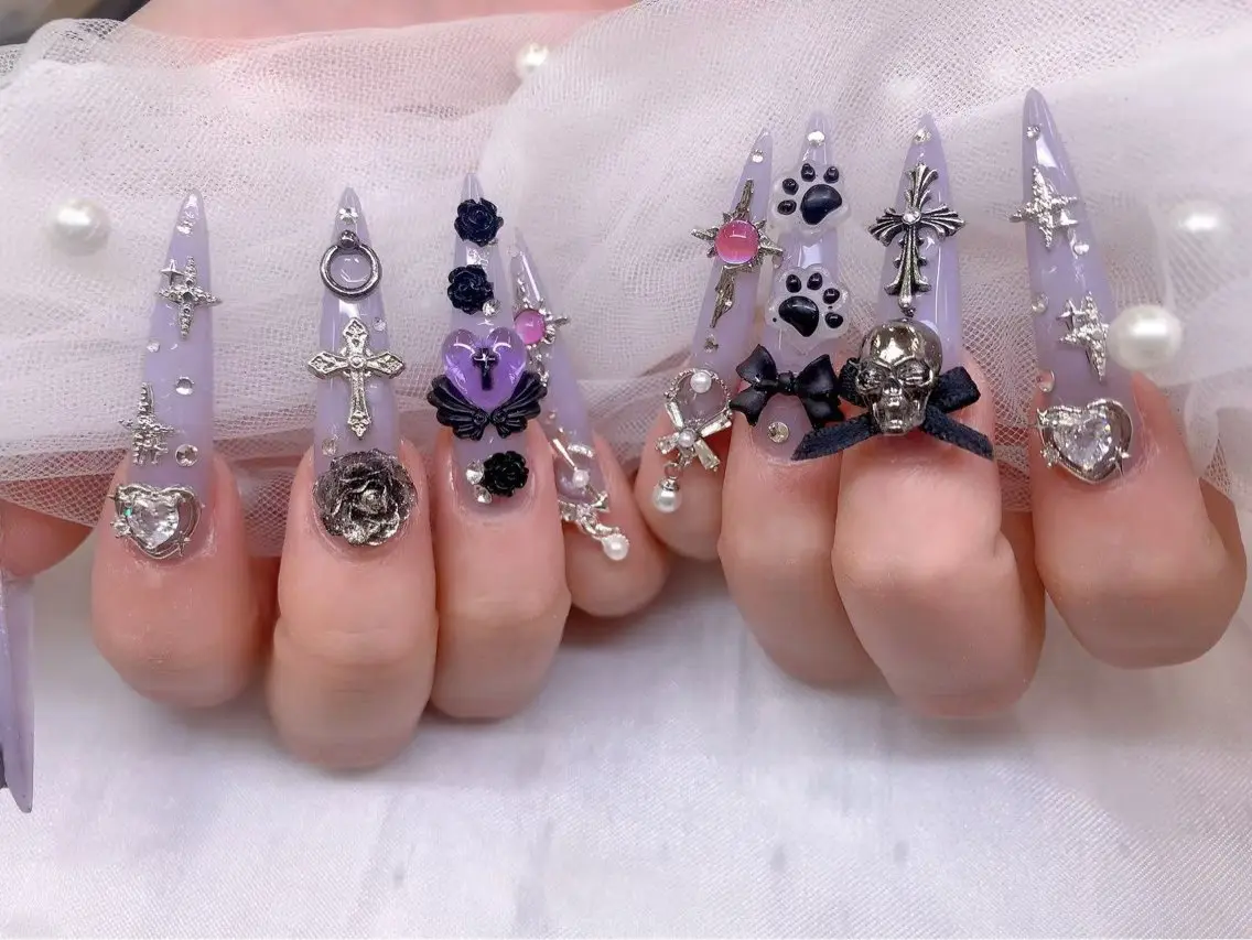 ネイル UMI ネイルサロン新宿🎀のネイルデザイン