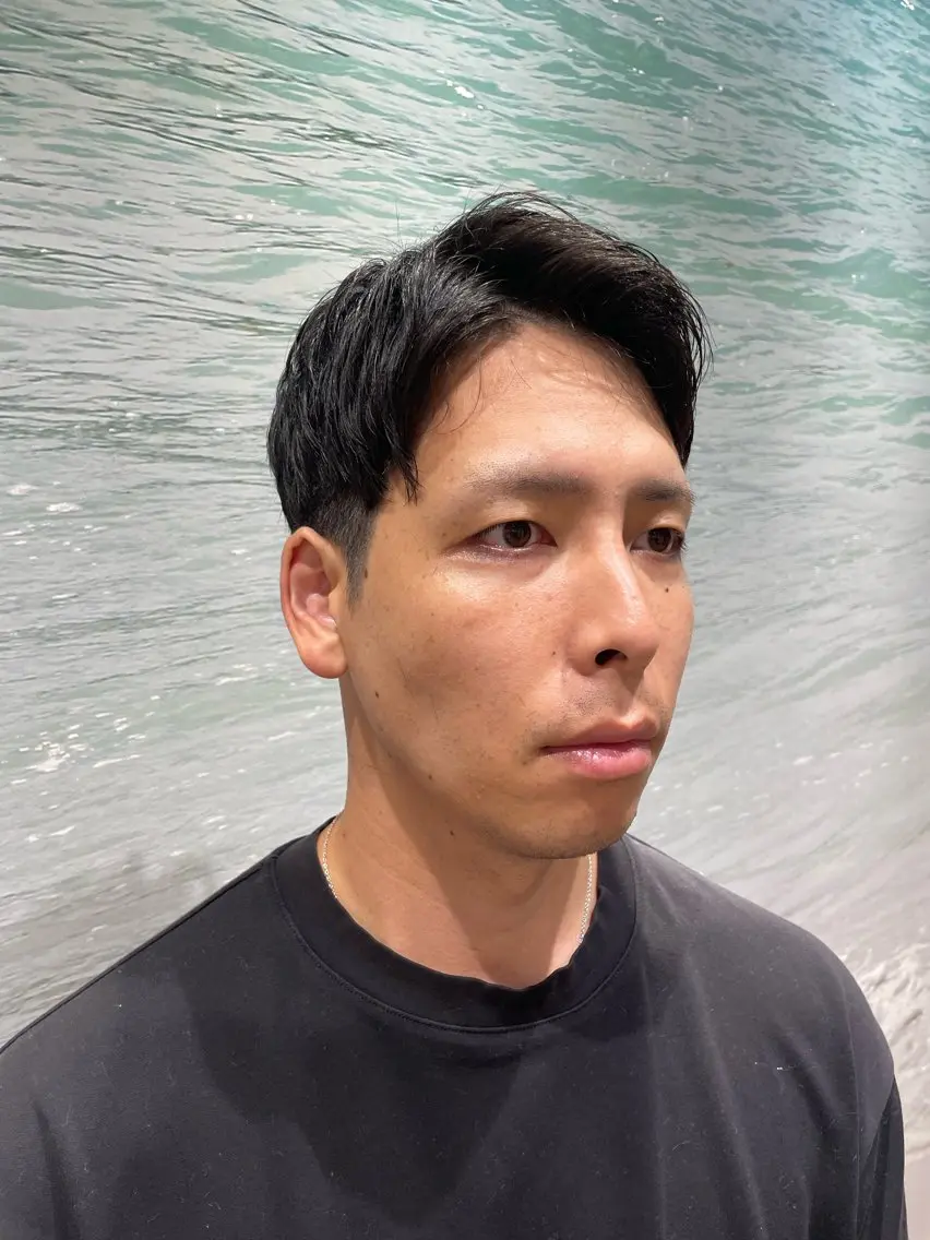 ミディアム 安彦 健太郎のヘアスタイル
