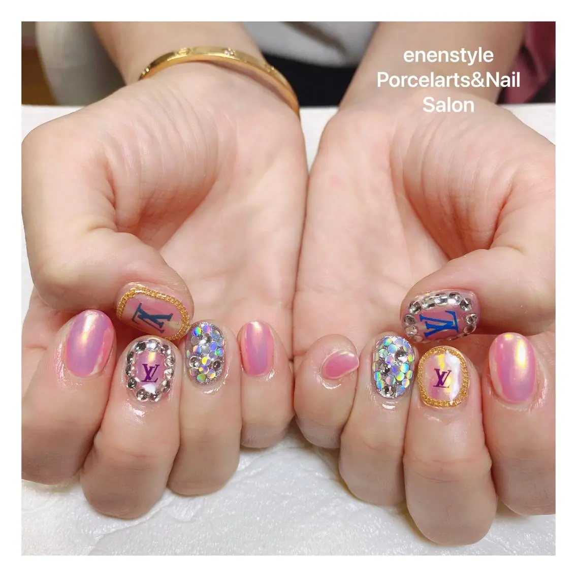 ミディアム ネイル ハンドネイル 🐾enen style 🐾のネイルデザイン