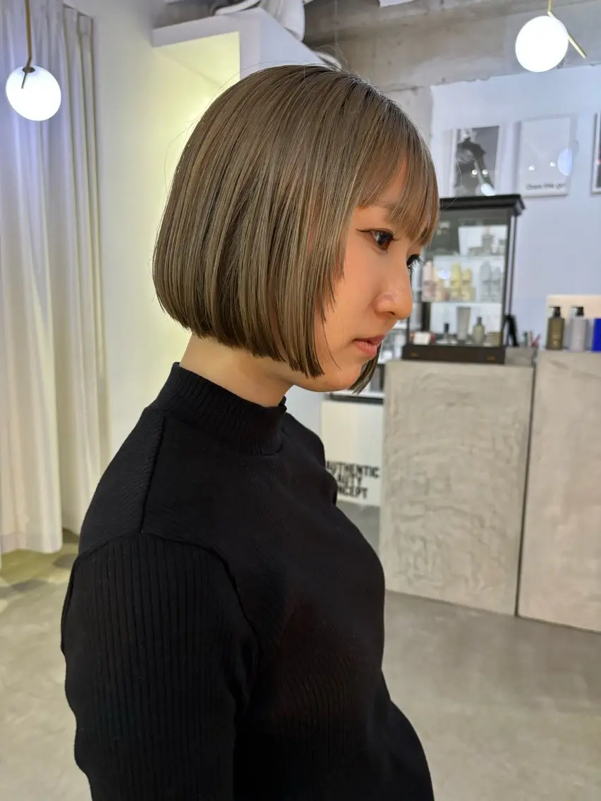 ミディアム 杉水 葉月のヘアスタイル