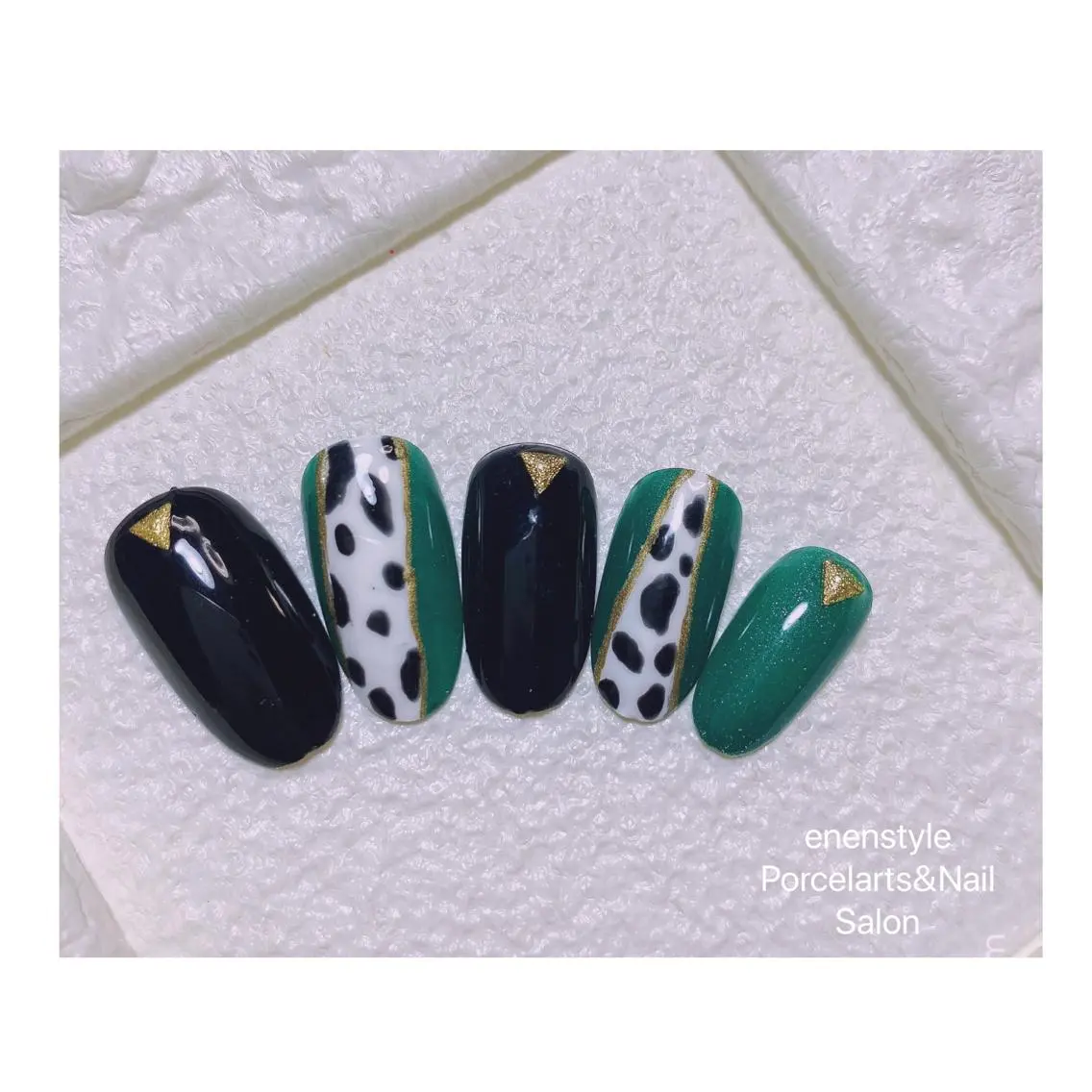 ミディアム ネイル 🐾enen style 🐾のネイルデザイン