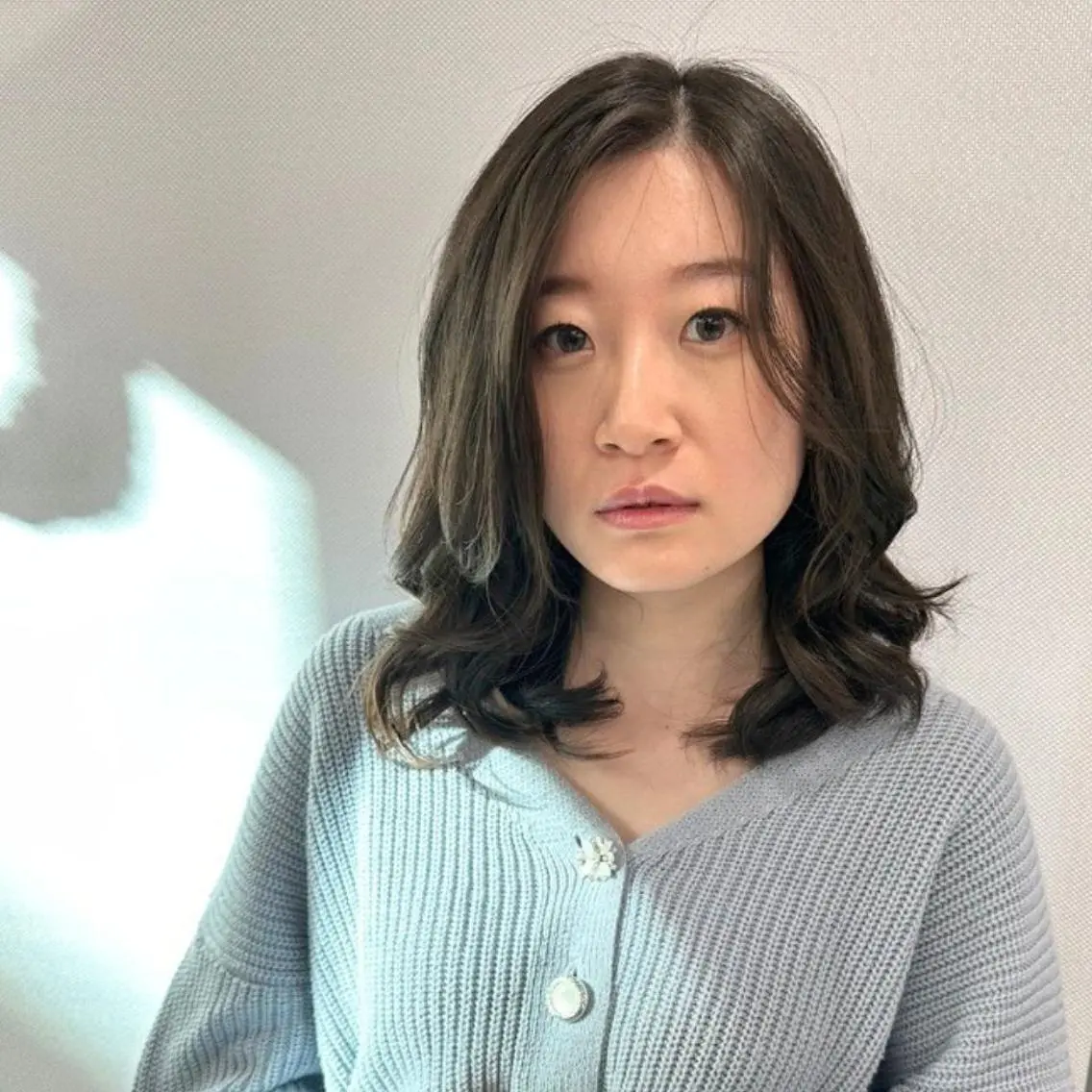 ミディアム パーマ ミディアムパーマ 小顔カット 外ハネヘア ニュアンスパーマ ❇️安達 優心❇️ レイヤー/艶髪特化のヘアスタイル