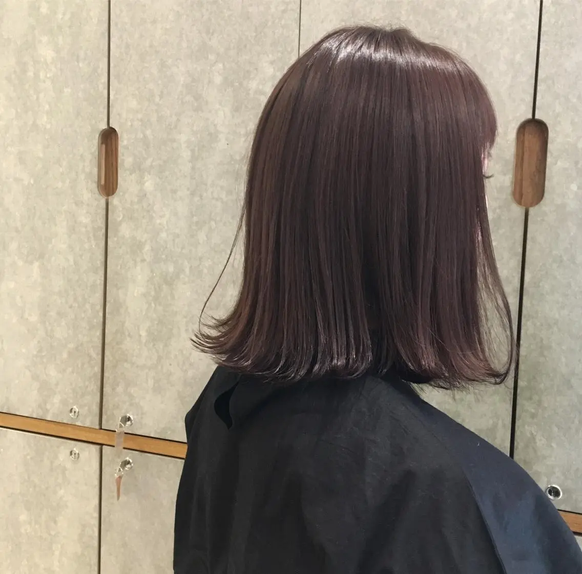 ミディアム カラー 切りっぱなしロブ 相川 愛実のヘアスタイル
