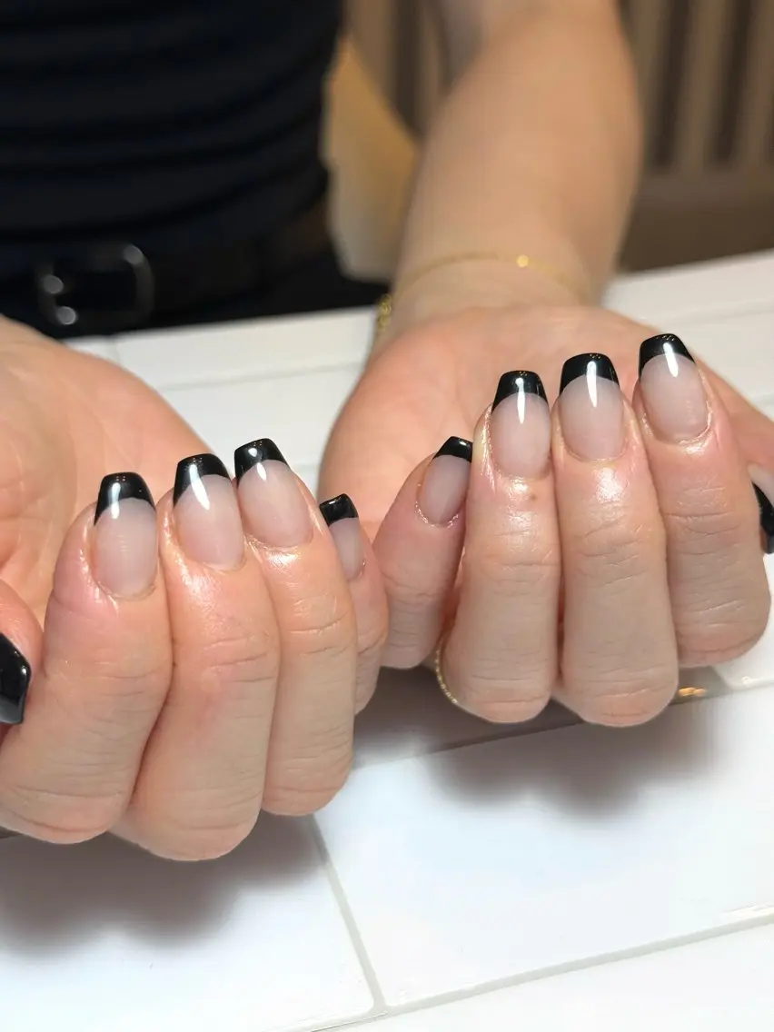 【付け替えあり】フレンチネイル(ベース追加＋500円)の写真