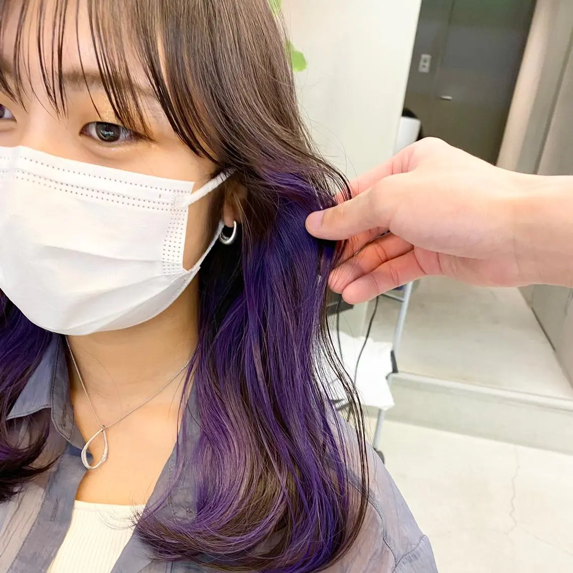 セミロング カラー ブリーチ 透明感カラー ディープパープル グレージュ アイスグレージュ カット ヘアカラー 艶髪と透明感を ‼️/若林のヘアスタイル