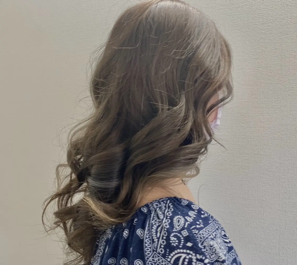 セミロング パーマ セミロングパーマ ヘアカラー トリートメント やました りんのヘアスタイル