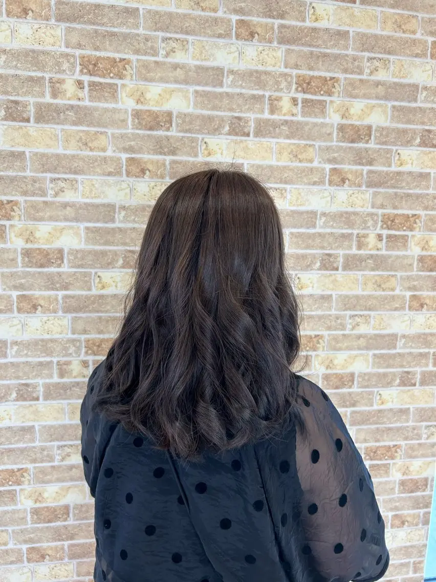 カラー 有村 実佑のヘアスタイル