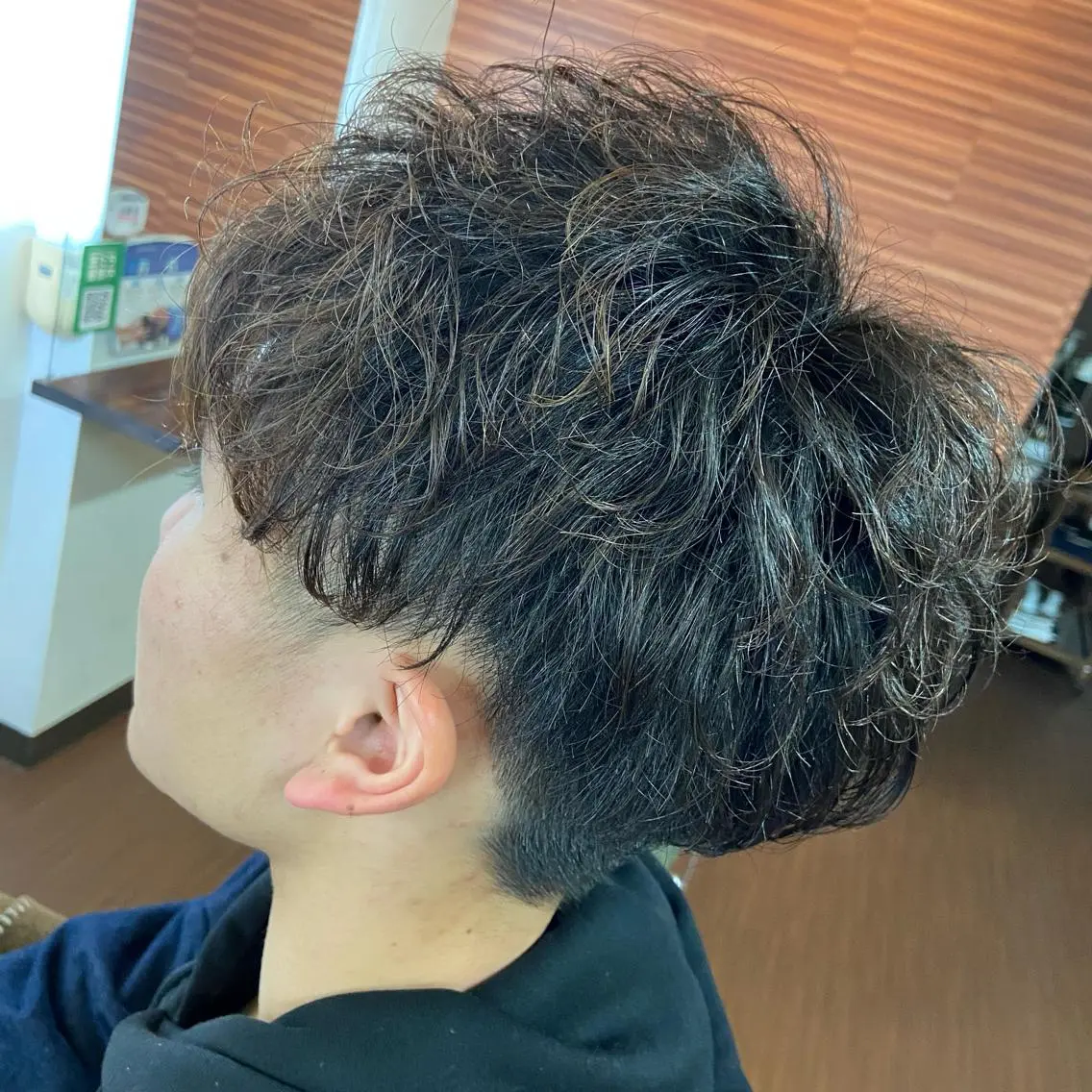 ショート パーマ メンズ メンズパーマ スパイラルパーマ 💜推しインナー カラー/菊池柊真💜のヘアスタイル