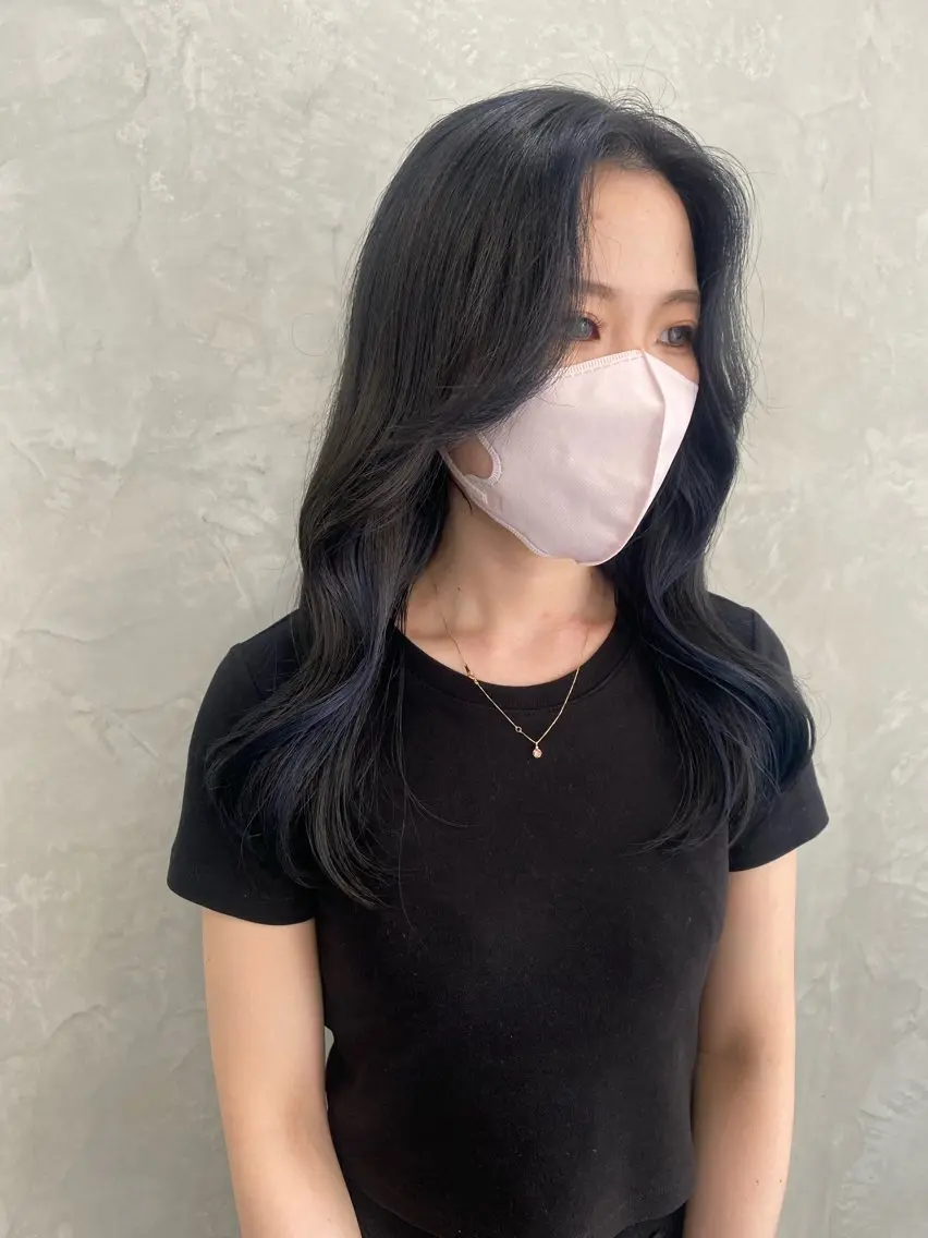 ロング カラー 黒髪 ブルーカラー ブルーブラック 佐伯 鼓乃美のヘアスタイル