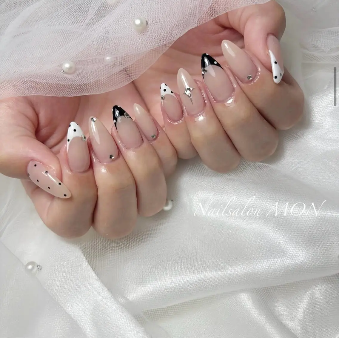 ネイル ストーンネイル ハンドネイル Nailsalon MONのネイルデザイン