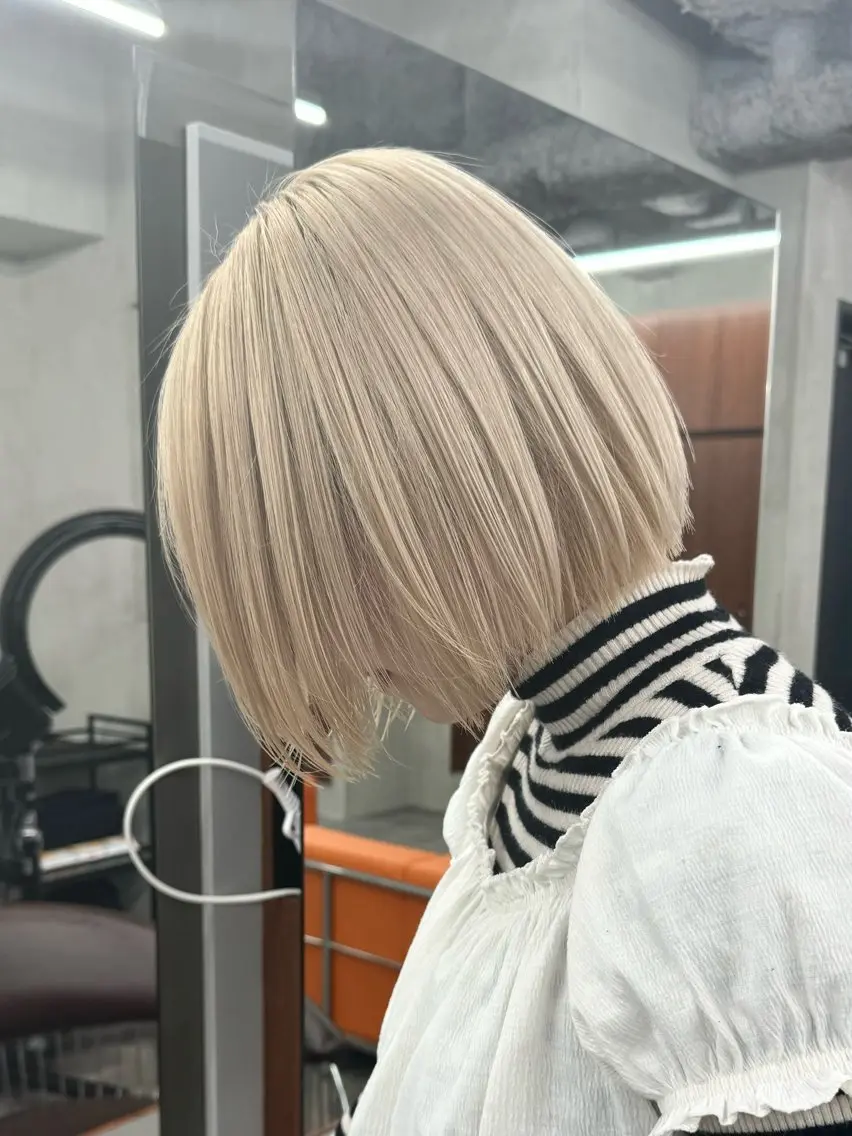 ショート カラー アッシュ ベージュカラー ブリーチ ブロンド ブラウンカラー カット ヘアカラー トリートメント ブリーチ ハイトーン 特化🌈フジタハルキのヘアスタイル