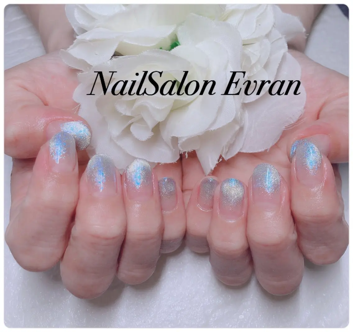 ネイル アートネイル フレンチネイル マグネットネイル 持ち込み ニュアンスネイル ハンドネイル Nail salon Evranのネイルデザイン