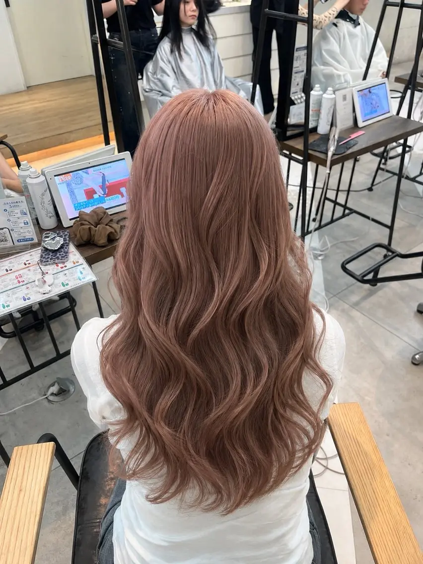 ロング カラー せりな🎀🕯️ /透明感カラーのヘアスタイル