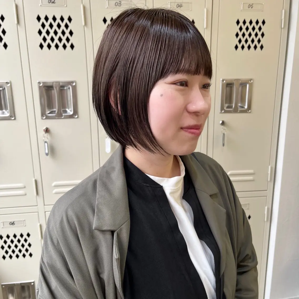 ショート カラー アッシュ アッシュブラウン ブリーチ ブラウンカラー ブリーチなしカラー カット ヘアカラー トリートメント 初めてのショート お任せください✂️のヘアスタイル