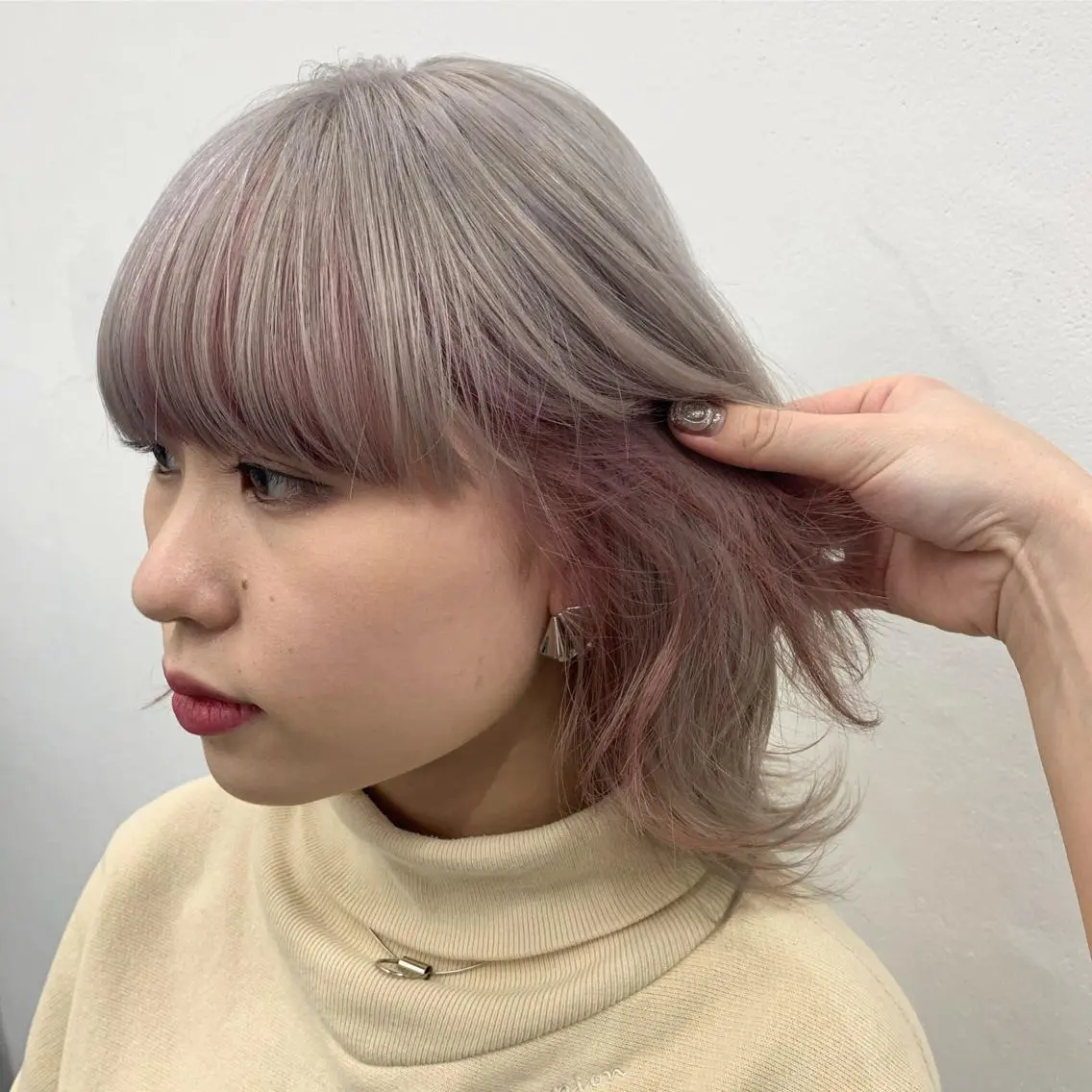 ミディアム カラー ブリーチ インナーカラー レイヤーカット/艶髪 ✨💭KIRARIのヘアスタイル