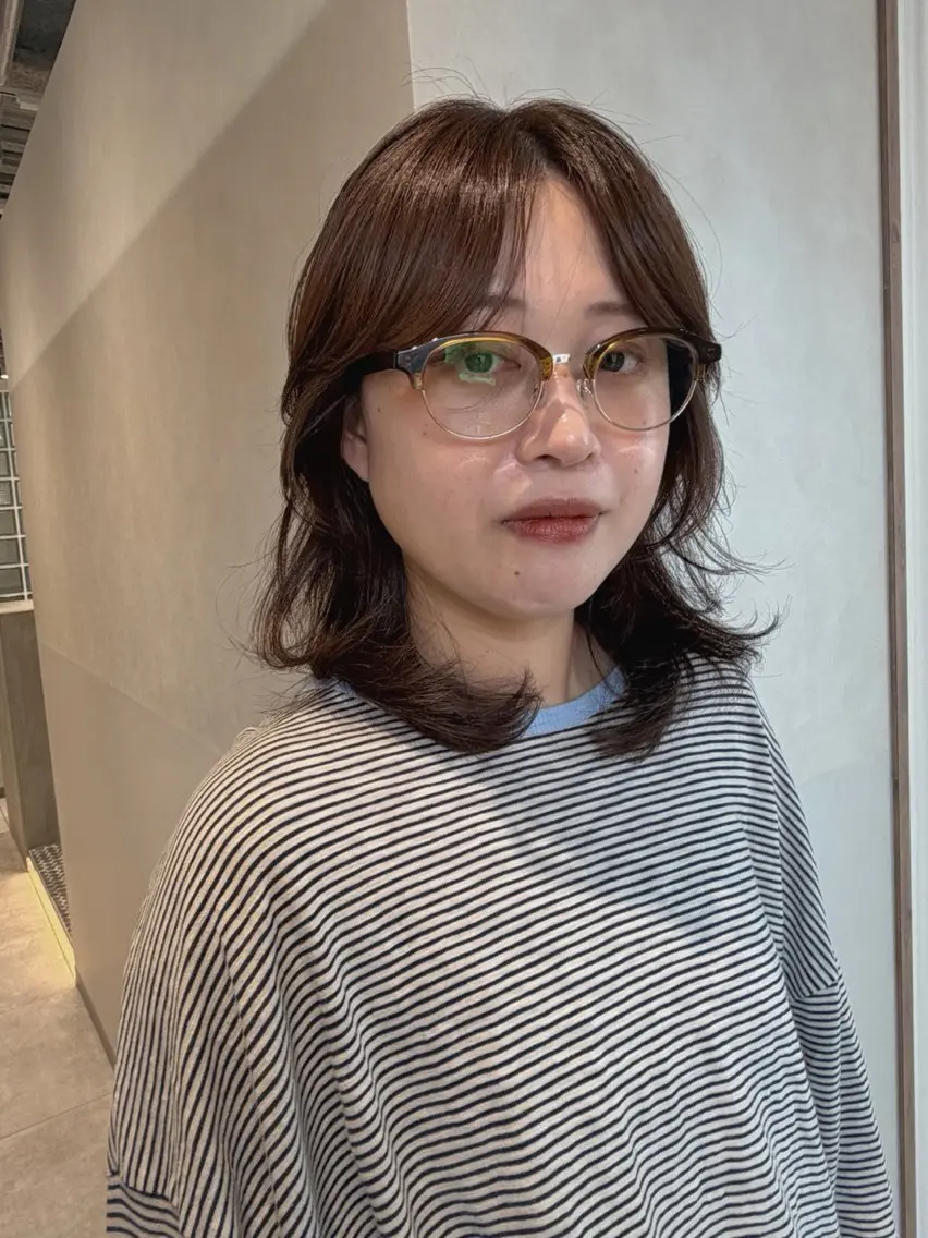 ミディアム カラー ラベンダーカラー レイヤーカット カット ヘアカラー トリートメント 砂原 ひよりのヘアスタイル