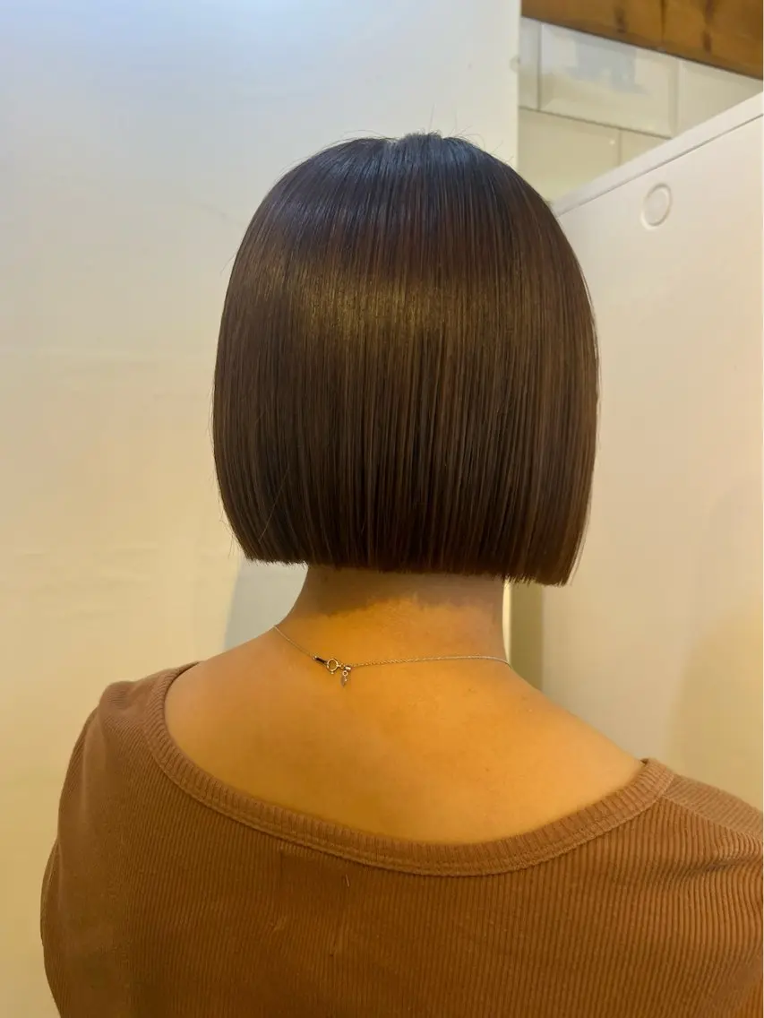 ショート カラー デザインカラー イヤリングカラー ボブ 顔周りカット 髪質改善 カット ヘアカラー トリートメント KANA/ボブ/ インナーカラー/艶髪のヘアスタイル