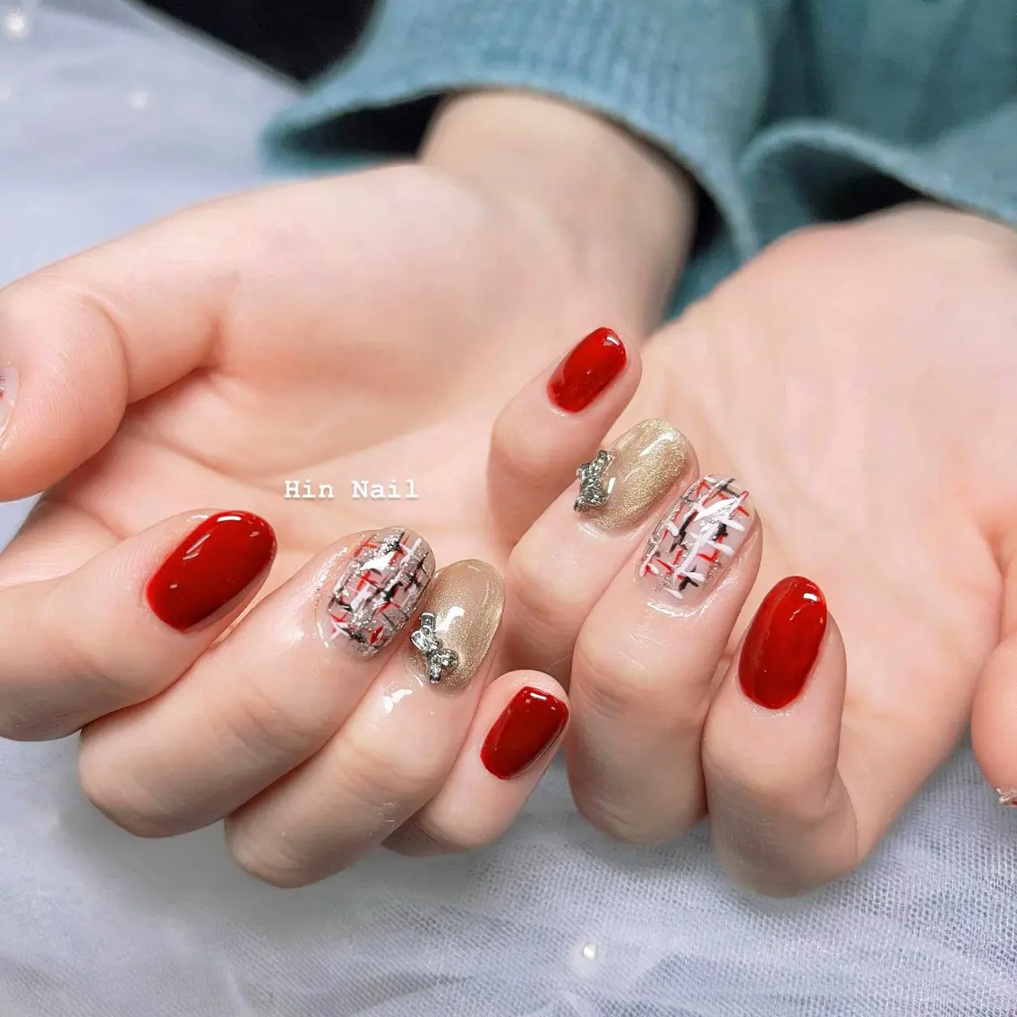 ネイル ボルドー チークネイル フレンチネイル グラデーション キラキラネイル ハンドネイル HIN NAILのネイルデザイン