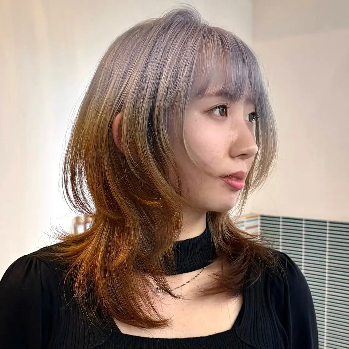 ミディアム カラー ヘアカラー レイヤー/ハッシュ /デザインカラーのヘアスタイル