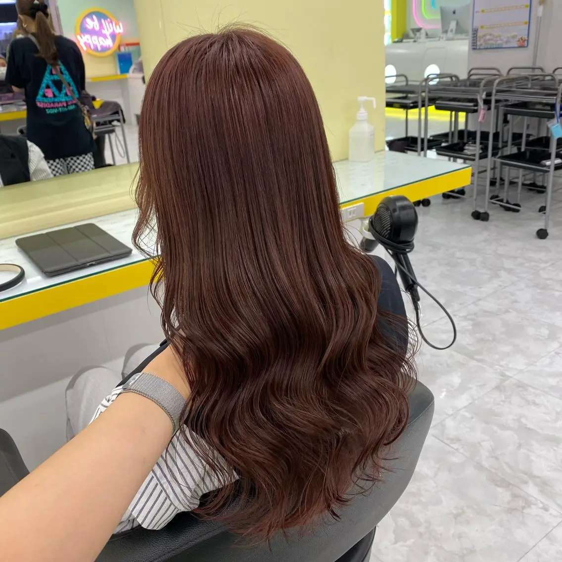 セミロング カラー ヘアアレンジ ヘアカラー トリートメント mai🍑暖色カラー /レイヤー💖のヘアスタイル