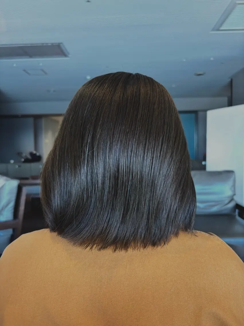 ショート ヘアカラー com’sLibli 澤井凜のヘアスタイル