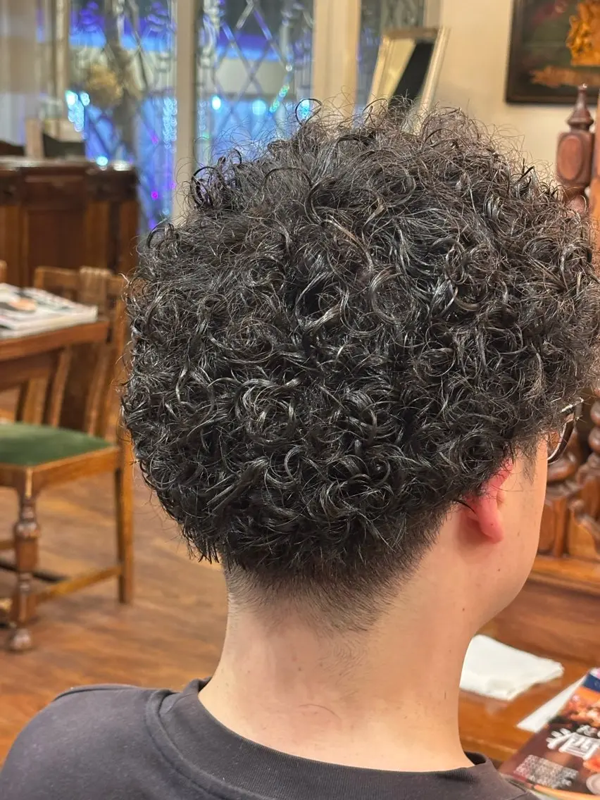 ショート パーマ メンズ メンズパーマ おしゃれ泥棒 石原メンズ特化美容師のヘアスタイル