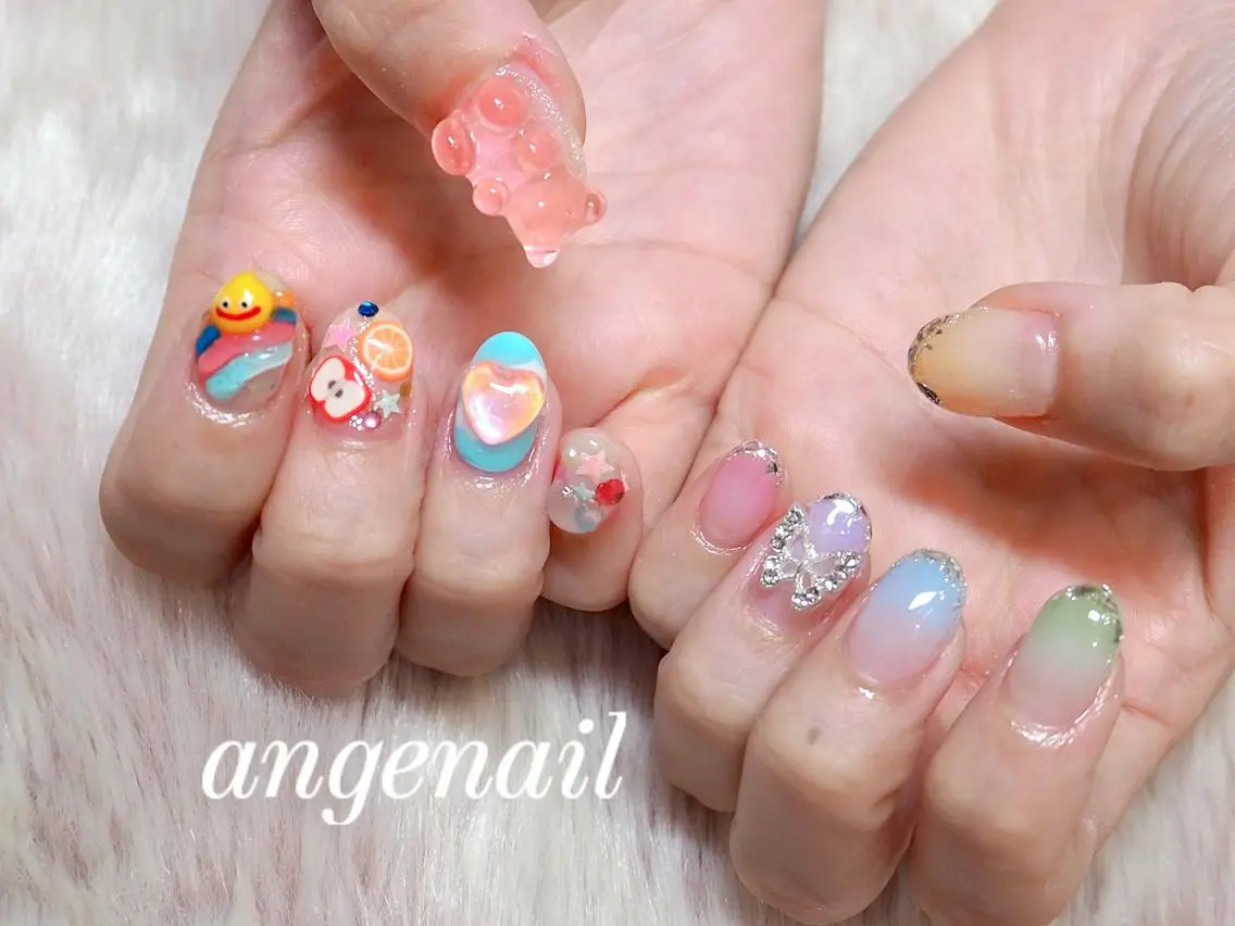 ネイル ハンドネイル オーナーネイリスト MAKIのネイルデザイン