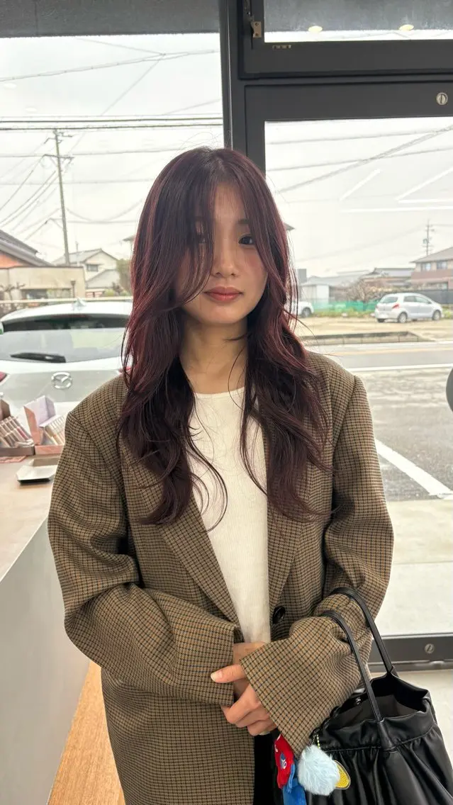 平日限定レイヤーカット+透明感カラー+トリートメントの写真