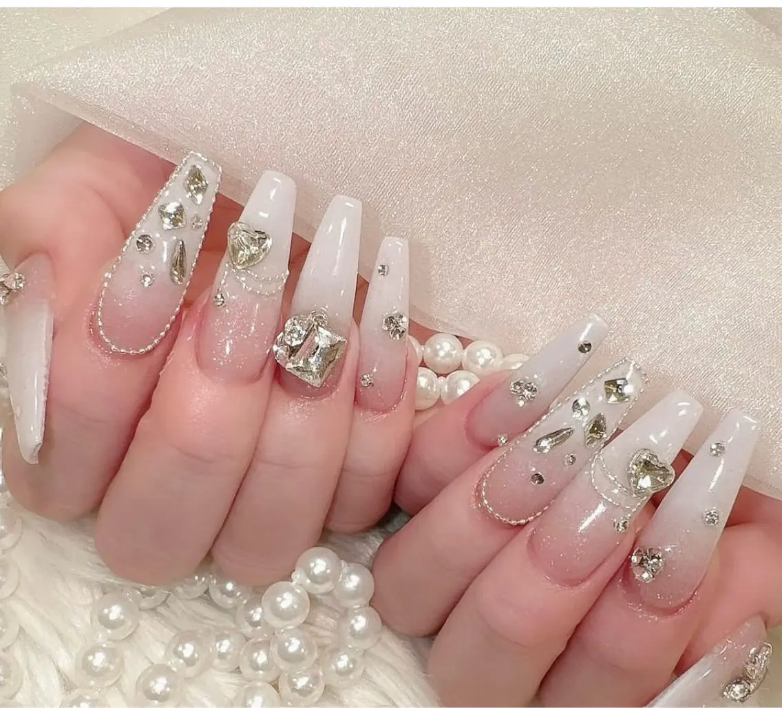 ネイル グラデーション キラキラネイル ワンカラーネイル 冬ネイル Jenn Nail Salonのネイルデザイン