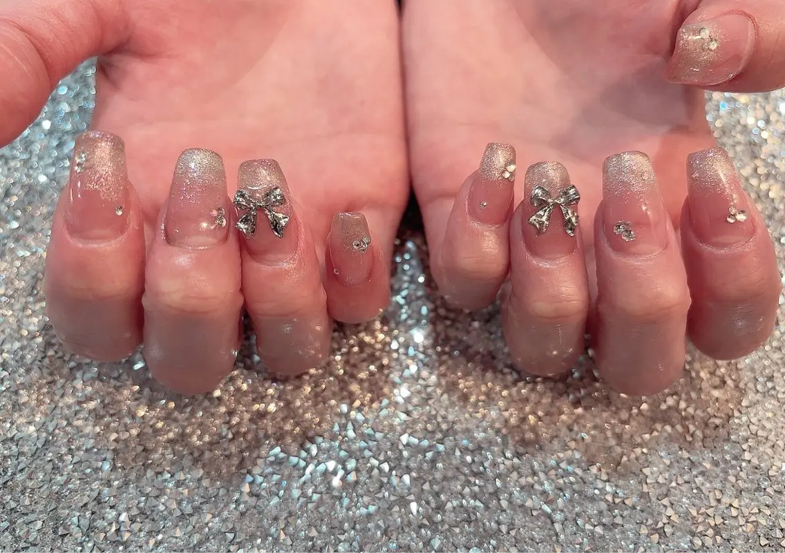 ネイル チークネイル マグネットネイル リボン スカルプネイル ワンホンネイル ハンドネイル nail by R'eのネイルデザイン